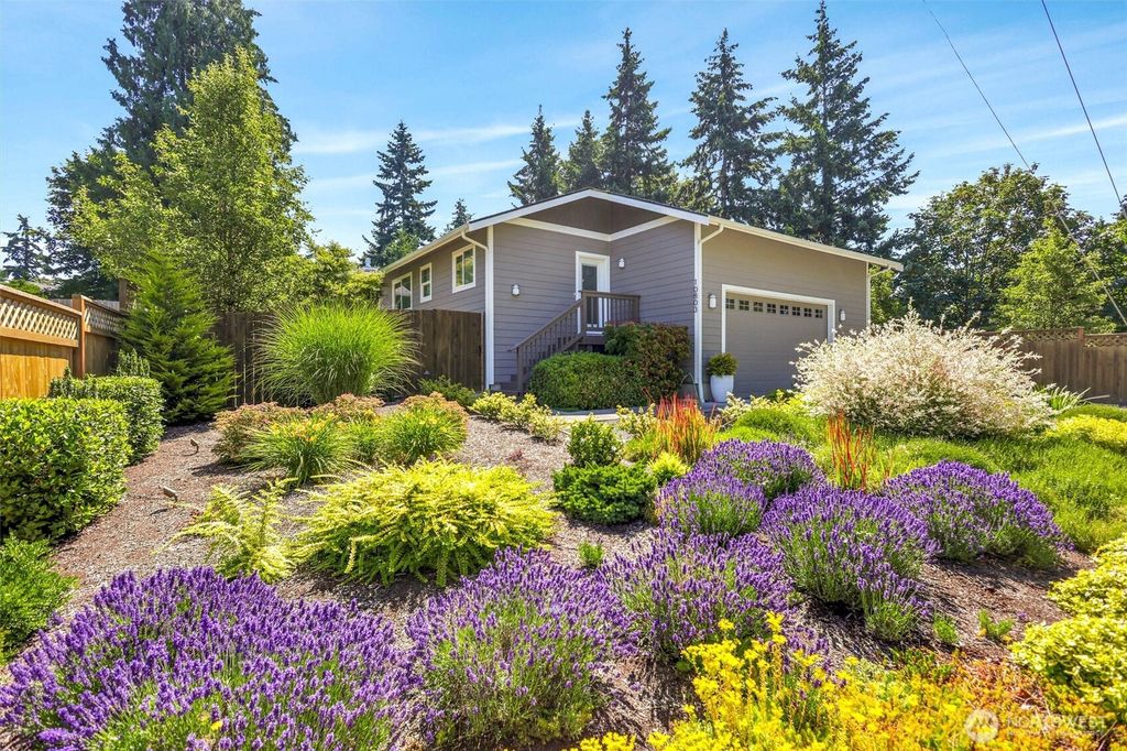 Photo of 10803 62nd Avenue E, Puyallup, WA 98373 (MLS # 2546746)
