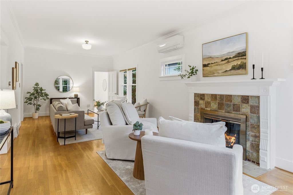 Photo of 2554 3rd Avenue W, Seattle, WA 98119 (MLS # 2466050)