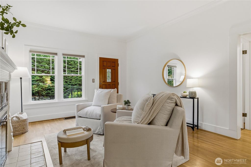 Photo of 2554 3rd Avenue W, Seattle, WA 98119 (MLS # 2466050)