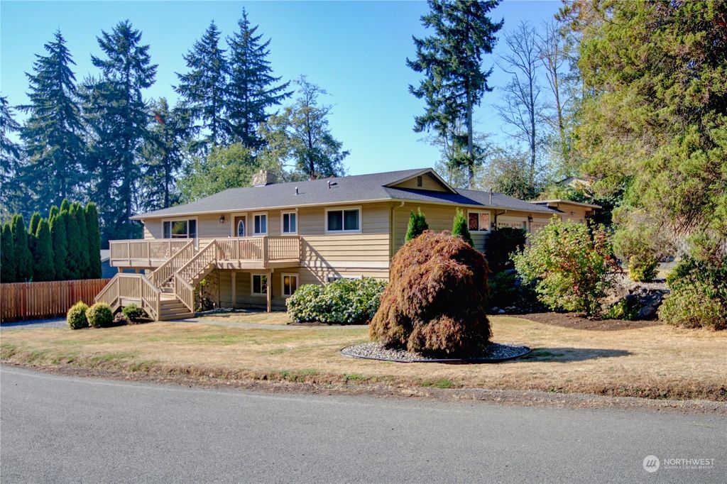 Photo of 17006 18th Place W, Lynnwood, WA 98037 (MLS # 1997581)