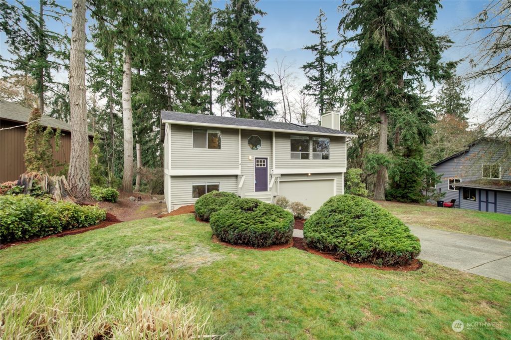 Photo of 10004 50th Place W, Mukilteo, WA 98275 (MLS # 2044412)