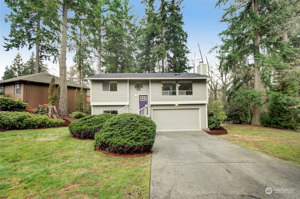 Photo of 10004 50th Place W, Mukilteo, WA 98275 (MLS # 2044412)