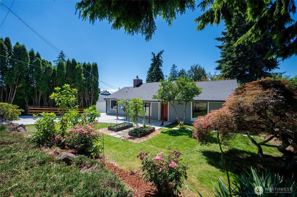 Photo of 14717 22nd Avenue NE, Shoreline, WA 98155 (MLS # 2535974)
