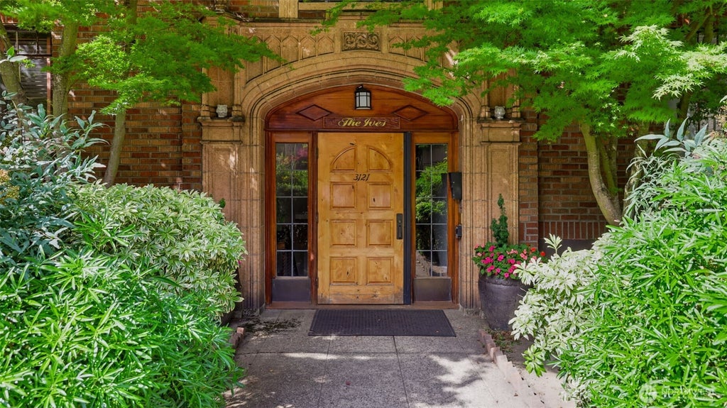 Photo of 3121 Franklin Avenue E #23, Seattle, WA 98102 (MLS # 2588772)