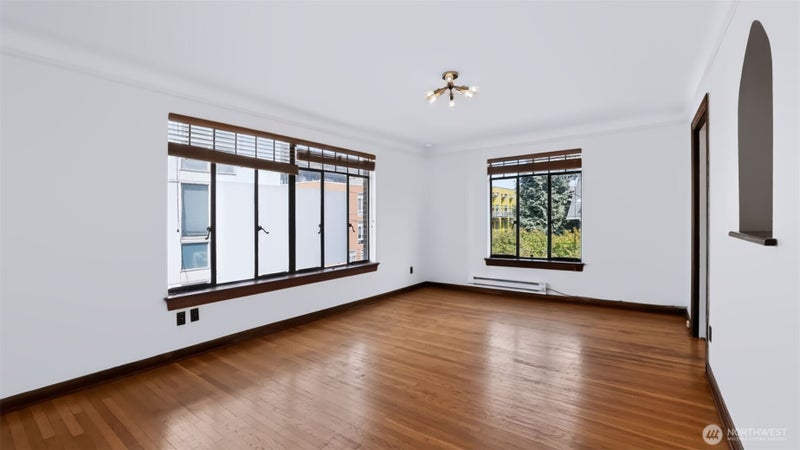 3121 Franklin Avenue E 23