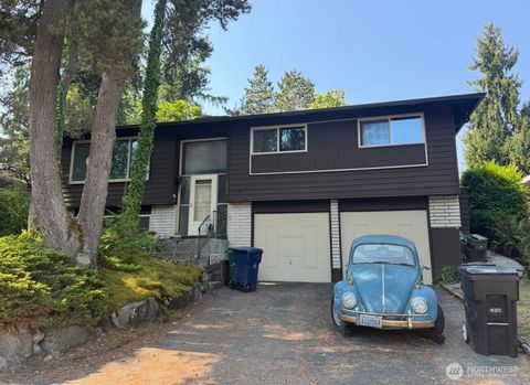 Photo of 7519 143rd Avenue NE, Redmond, WA 98052 (MLS # 2490010)