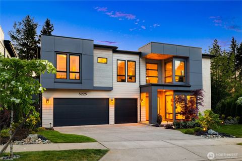 Photo of 5225 114th Ave NE AVE, Kirkland, WA 98033 (MLS # 2521064)