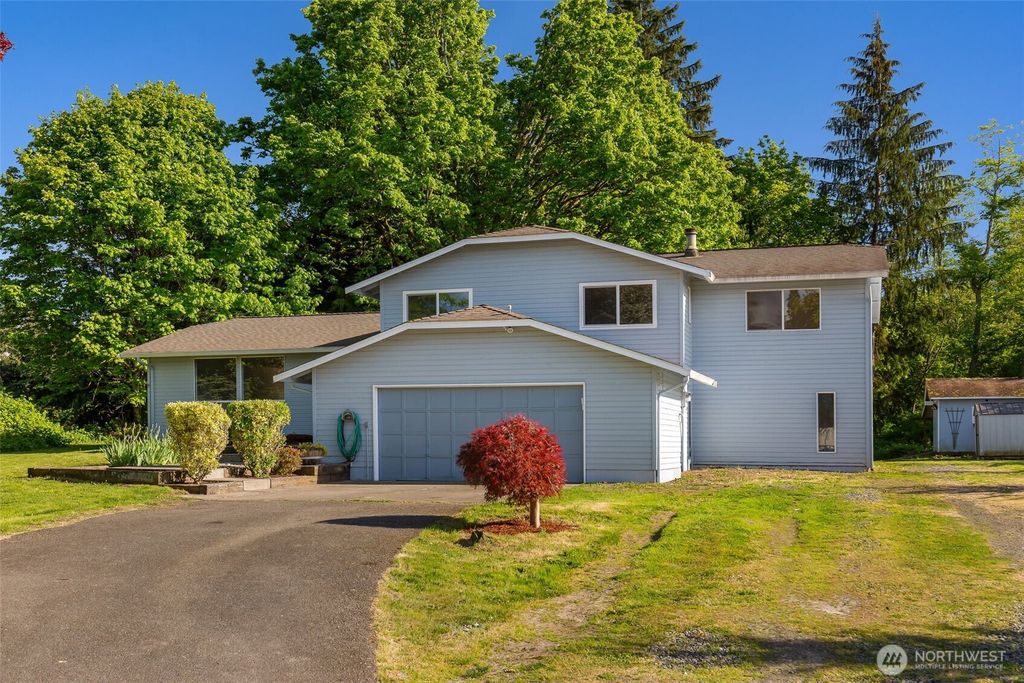 Photo of 1851 SW 304th Street, Federal Way, WA 98023 (MLS # 2373341)