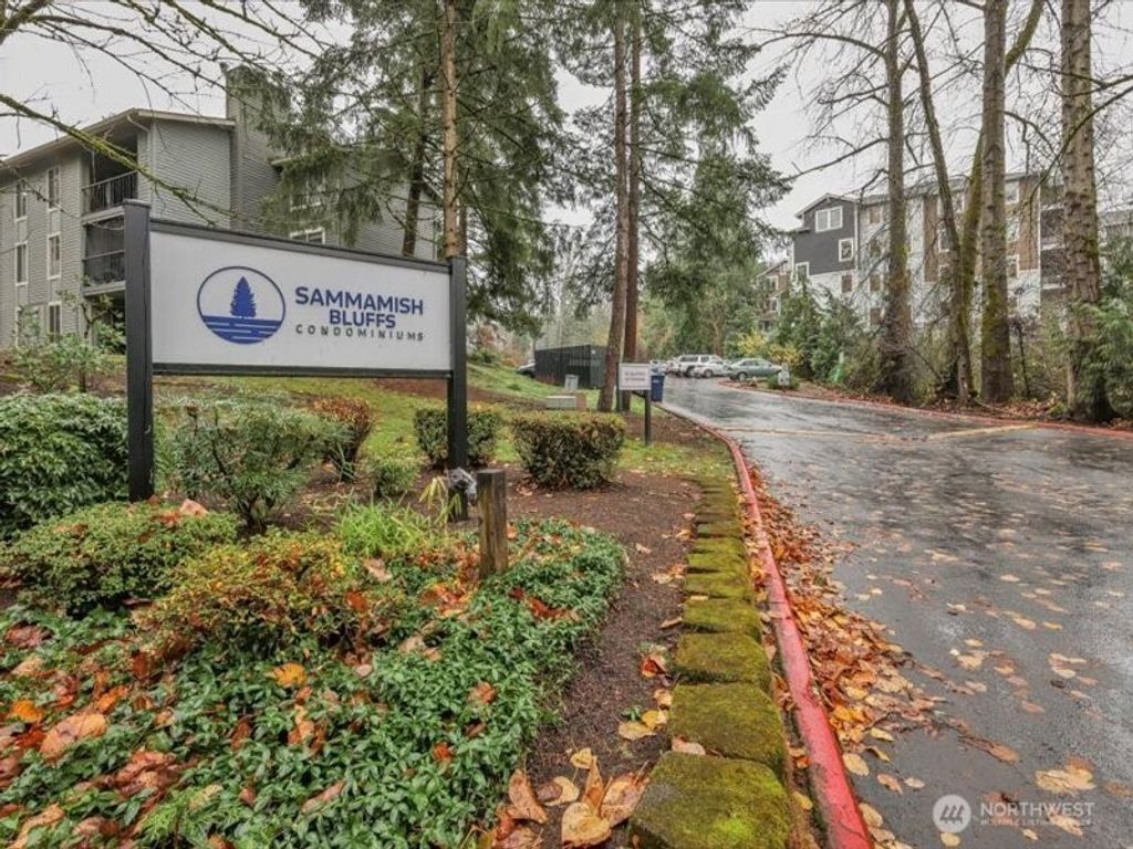 Photo of 4629 W Lake Sammamish Parkway SE #H206, Issaquah, WA 98027 (MLS # 2455470)
