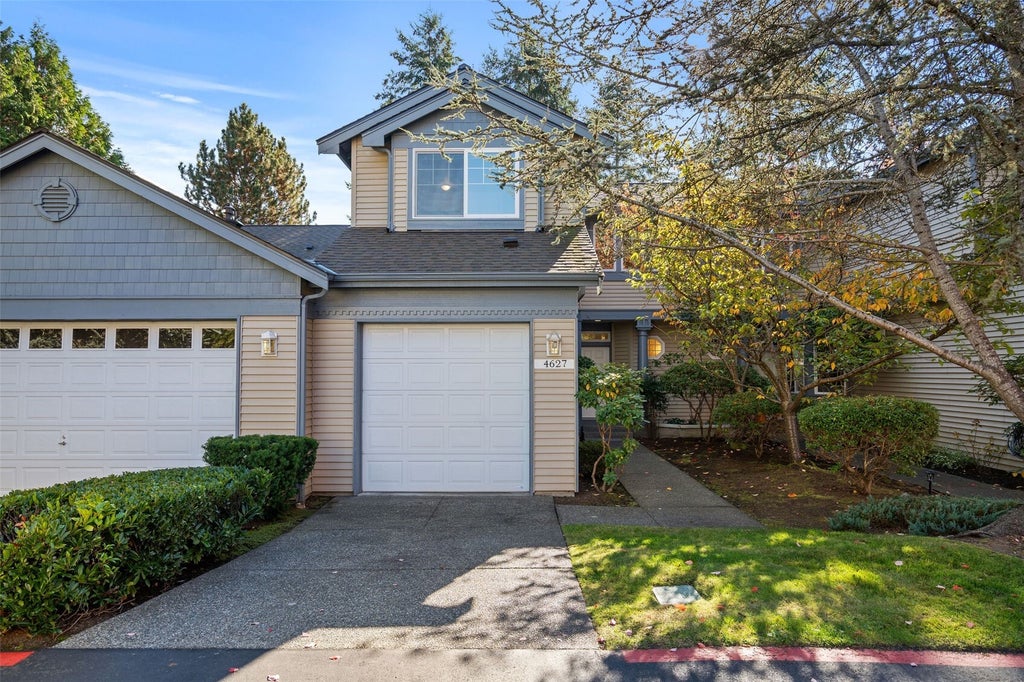 Photo of 4627 NE 6th Court #4627, Renton, WA 98059 (MLS # 2597966)