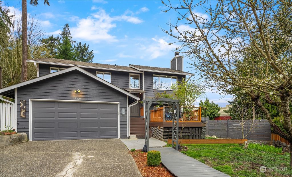 Photo of 7429 152nd Court NE, Redmond, WA 98052 (MLS # 2213175)