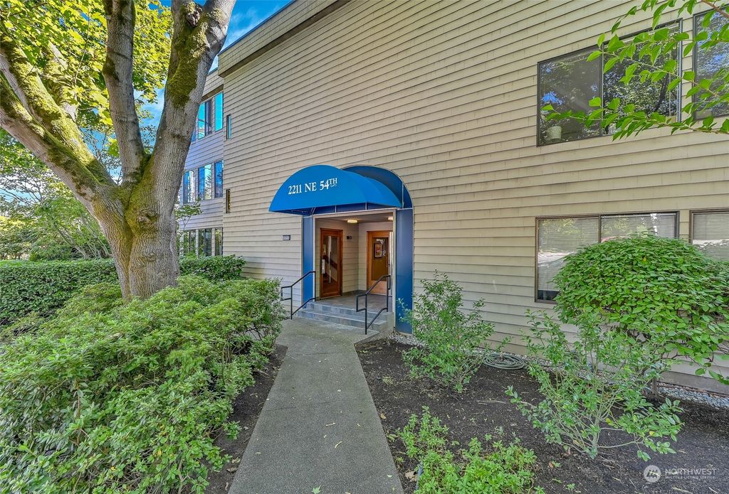 Photo of 2211 NE 54th Street #2B, Seattle, WA 98105 (MLS # 2285239)