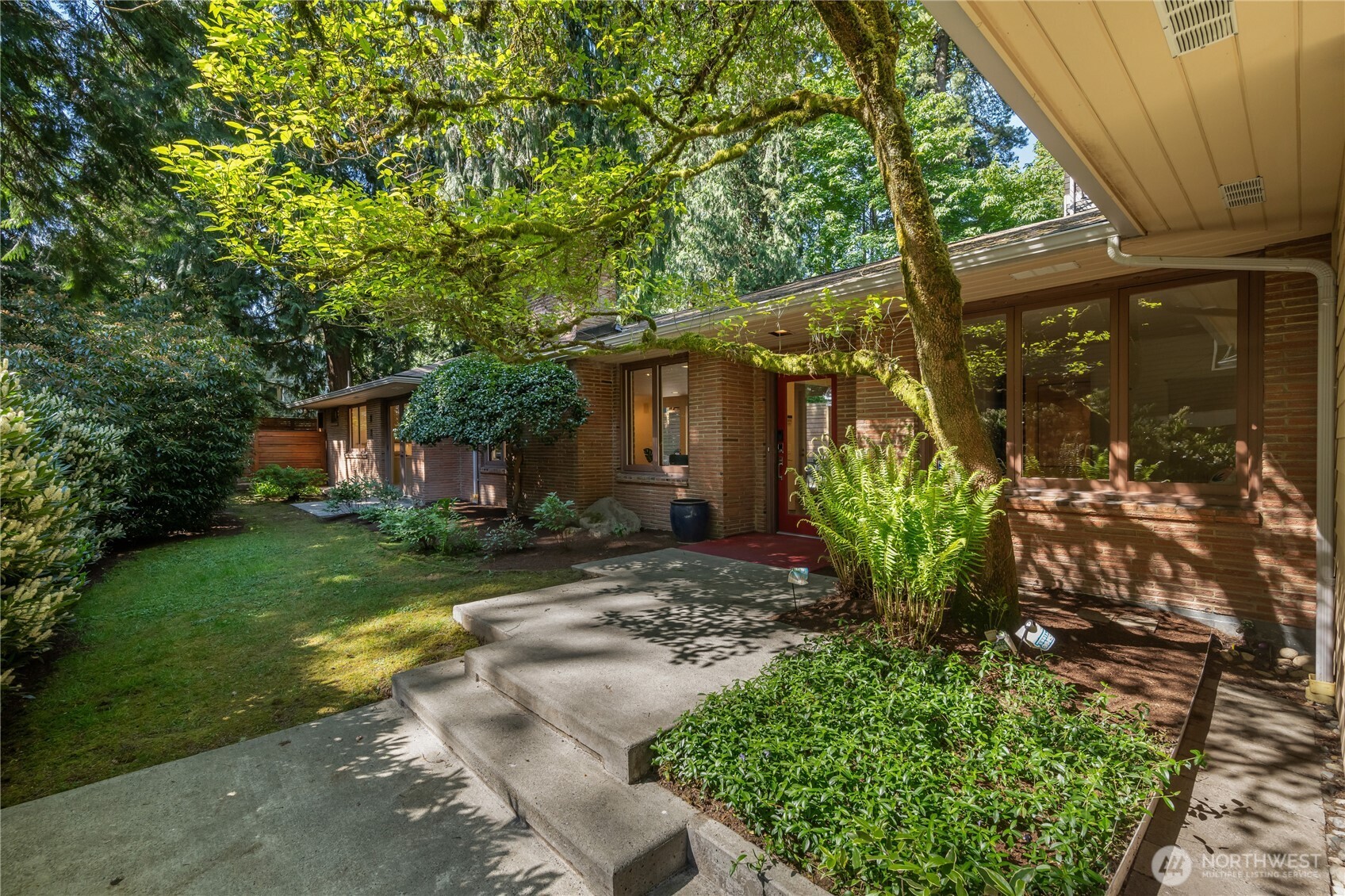 1207 NE 140th Street