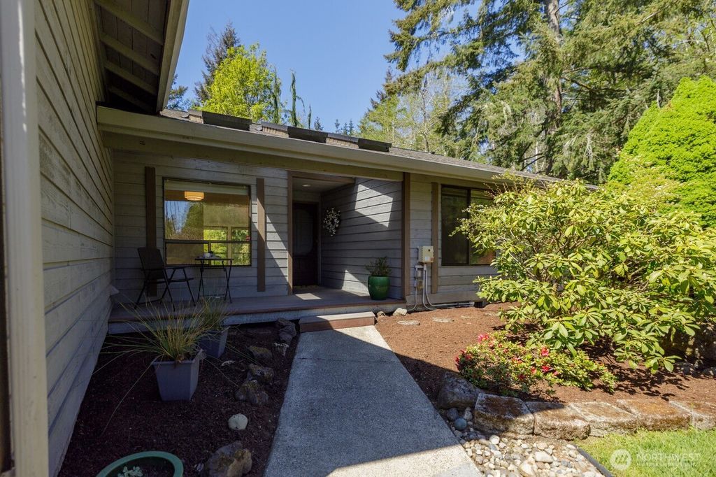 Photo of 3115 Friendly Grove Road NE, Olympia, WA 98506 (MLS # 2514930)