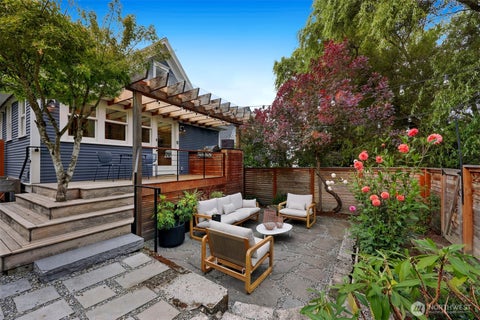 Photo of 532 29th Avenue, Seattle, WA 98122 (MLS # 2588232)