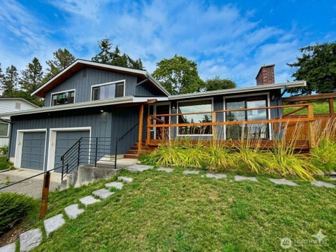 Photo of 2604 Vining Place, Bellingham, WA 98226 (MLS # 2575736)