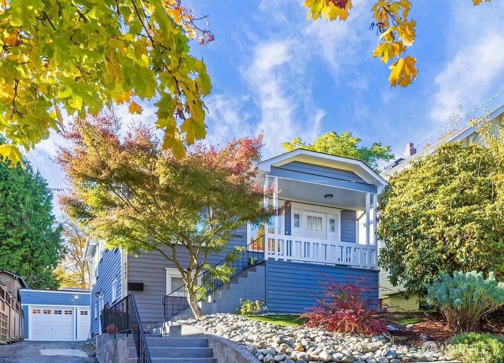 Photo of 4747 Thackeray Place NE, Seattle, WA 98105 (MLS # 2434946)