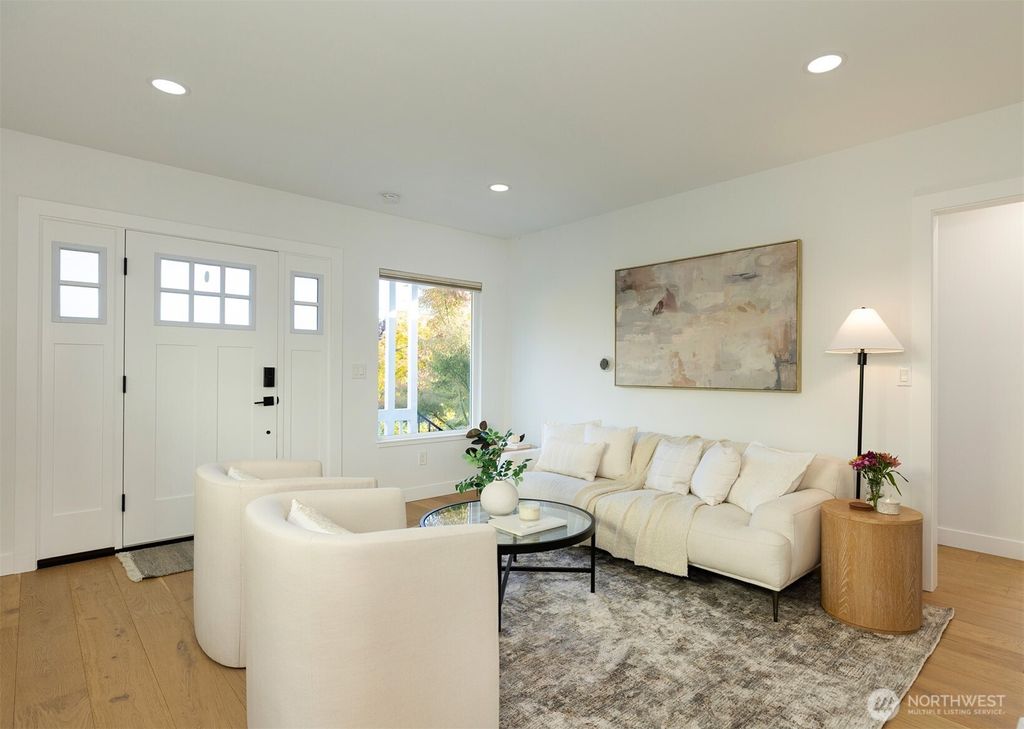 Photo of 4747 Thackeray Place NE, Seattle, WA 98105 (MLS # 2434946)