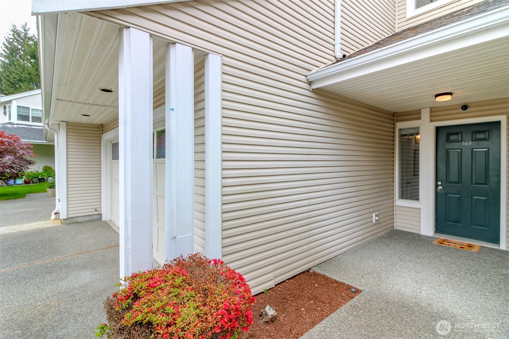 4714 Fairwood Blvd NE 703