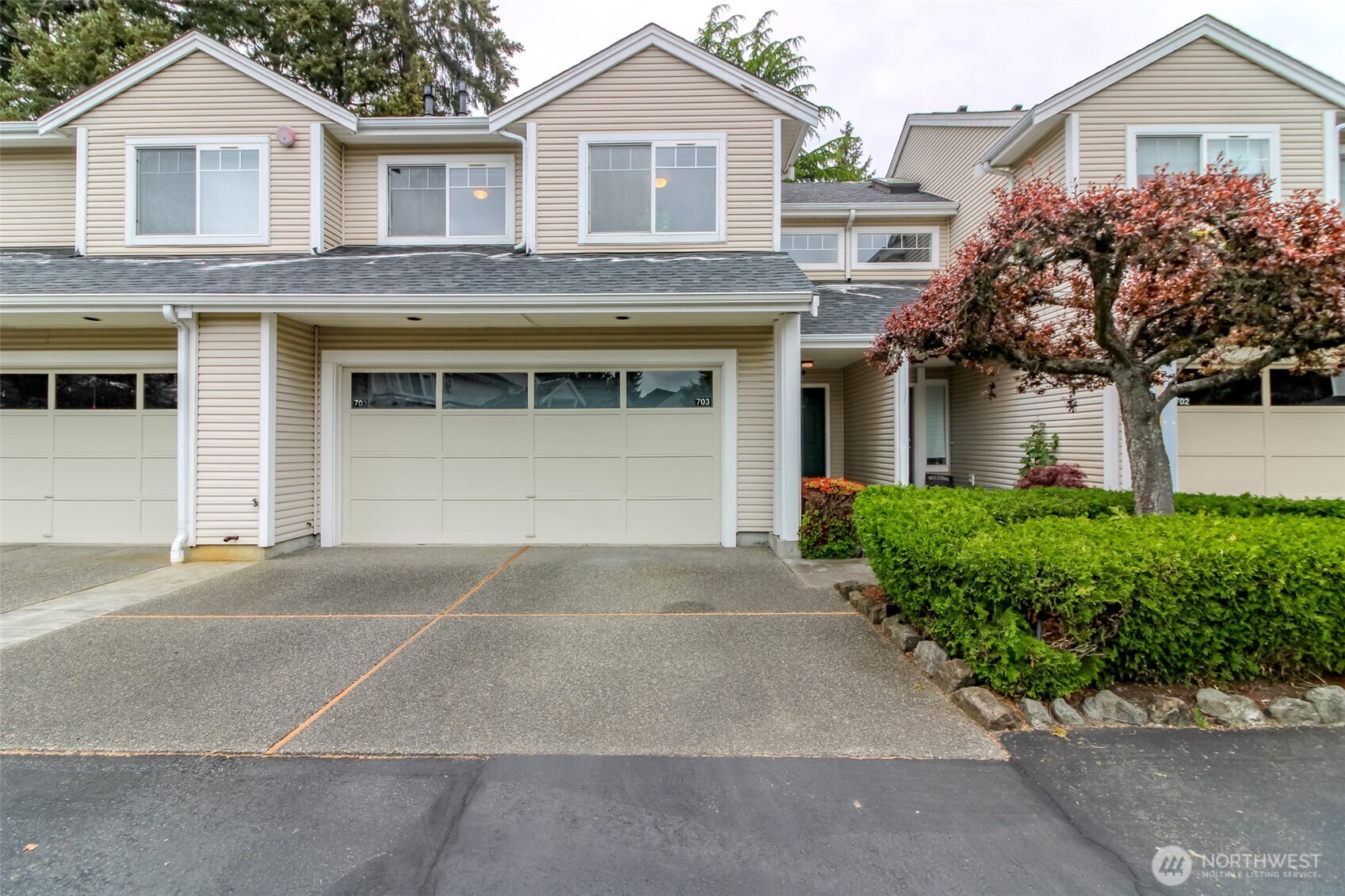 4714 Fairwood Blvd NE 703