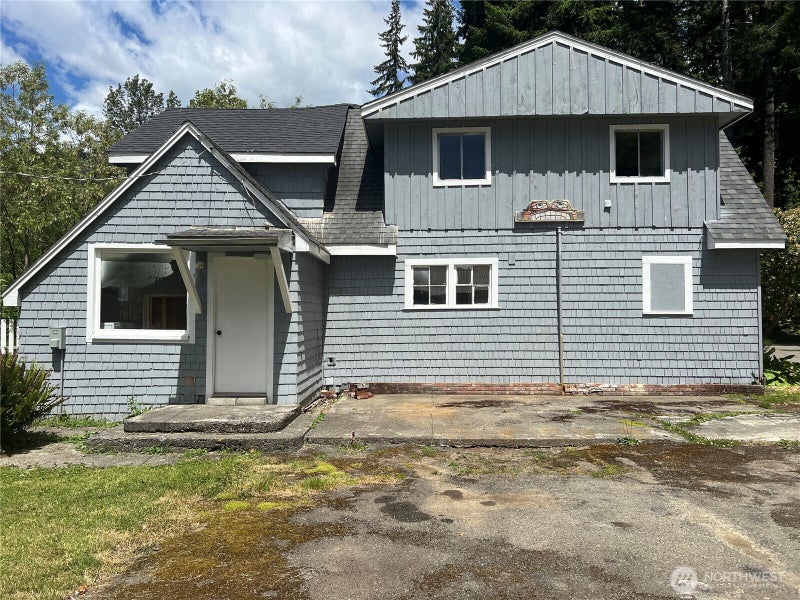 6467 US Highway 101