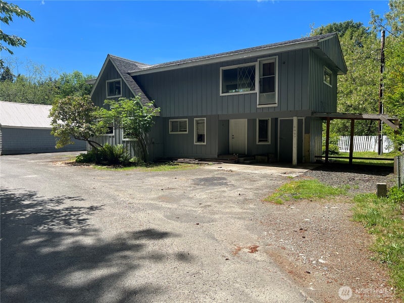 6467 US Highway 101