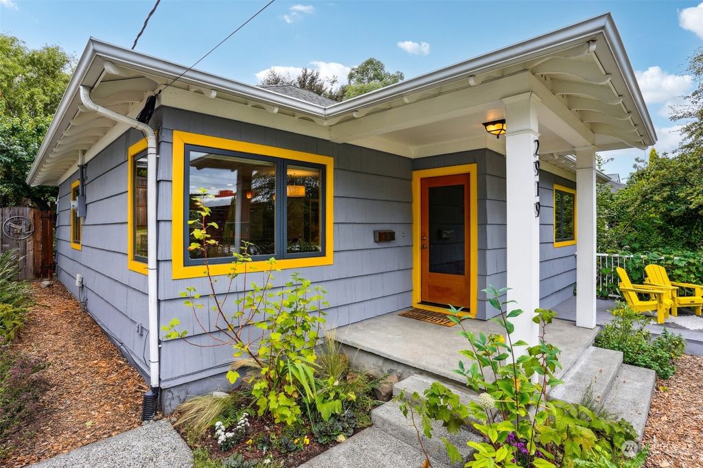 Photo of 2919 3rd Avenue N, Seattle, WA 98109 (MLS # 2281104)