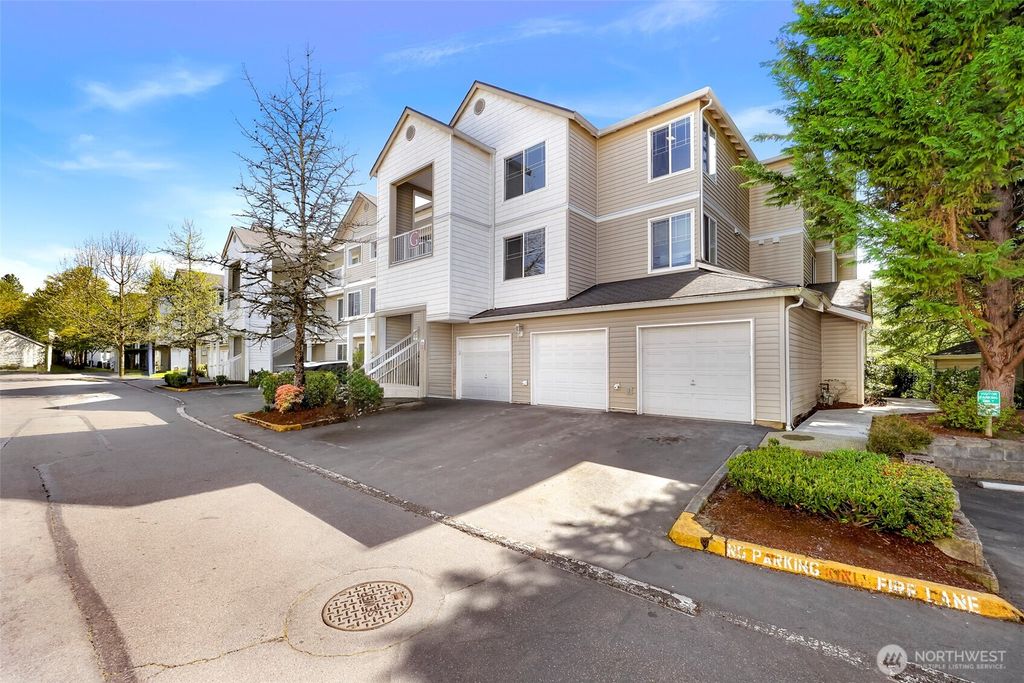 Photo of 2009 196th Street SE #G304, Bothell, WA 98012 (MLS # 2346899)
