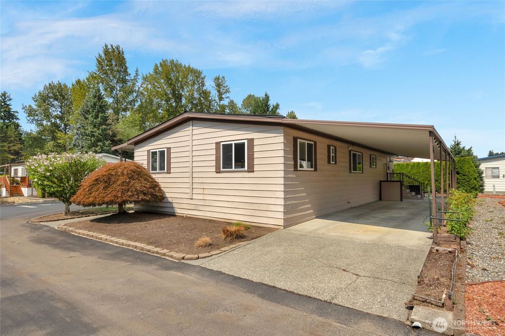 Photo of 620 112th Street SE #227, Everett, WA 98208 (MLS # 2426826)