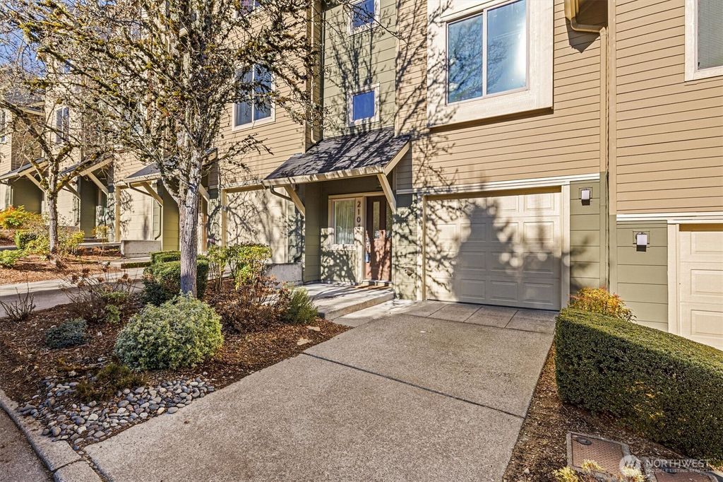 Photo of 2104 NW Boulder Way Drive, Issaquah, WA 98027 (MLS # 2331912)