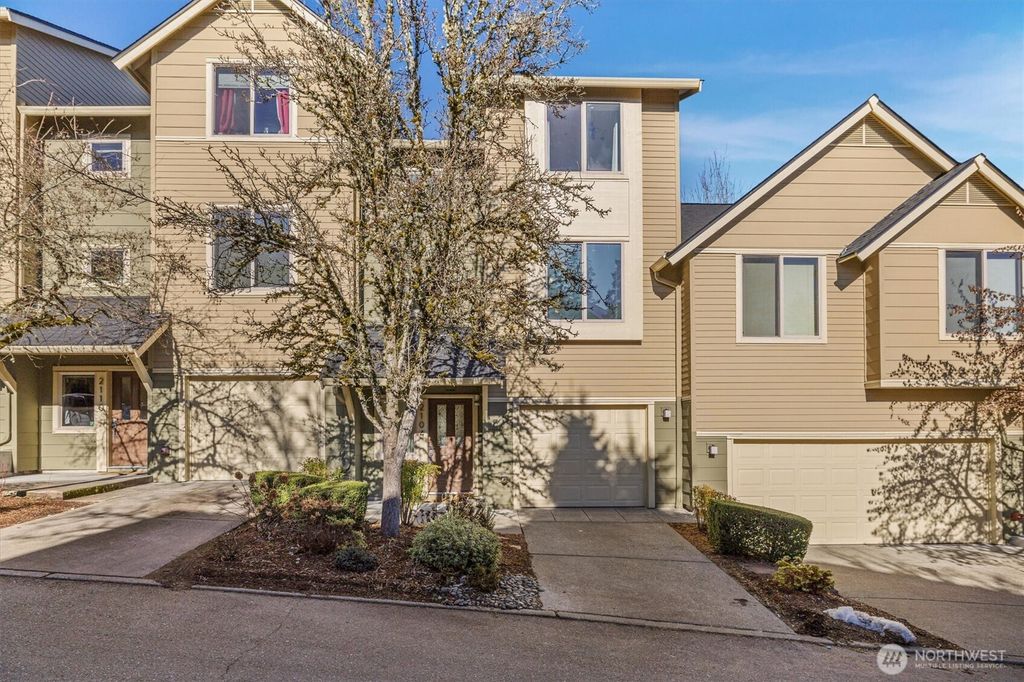 Photo of 2104 NW Boulder Way Drive, Issaquah, WA 98027 (MLS # 2331912)