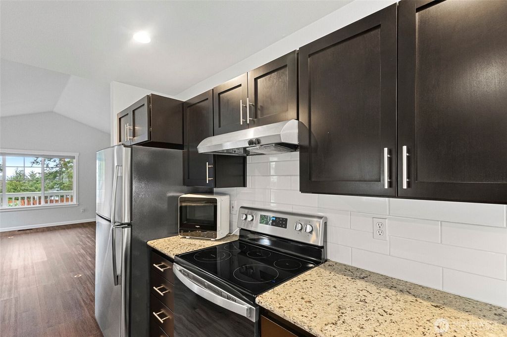 listing image 9365210185929004978