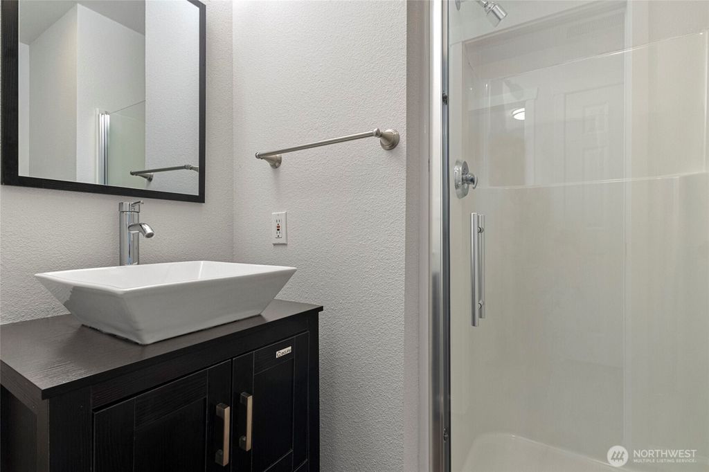 listing image 9362791029296774863
