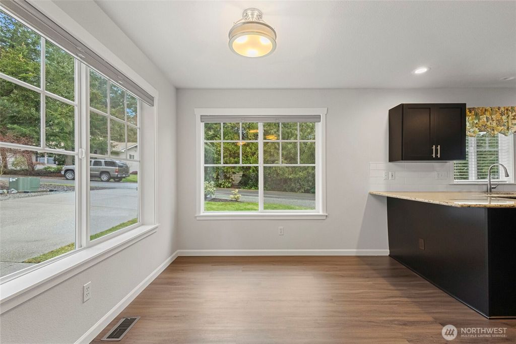 listing image 9362876914007969239