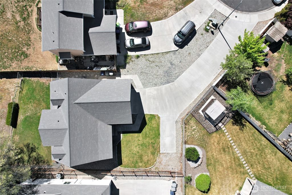 Photo of 901 W Windrose Drive, Moses Lake, WA 98837 (MLS # 2507724)