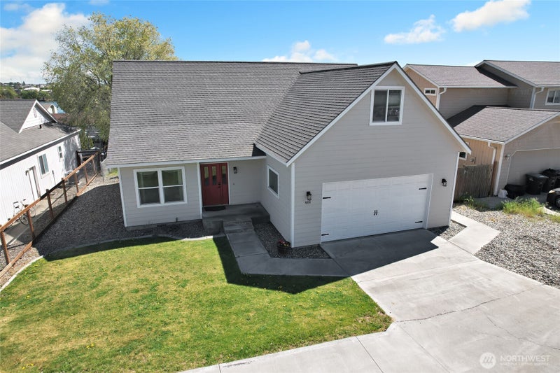 901 W Windrose Drive