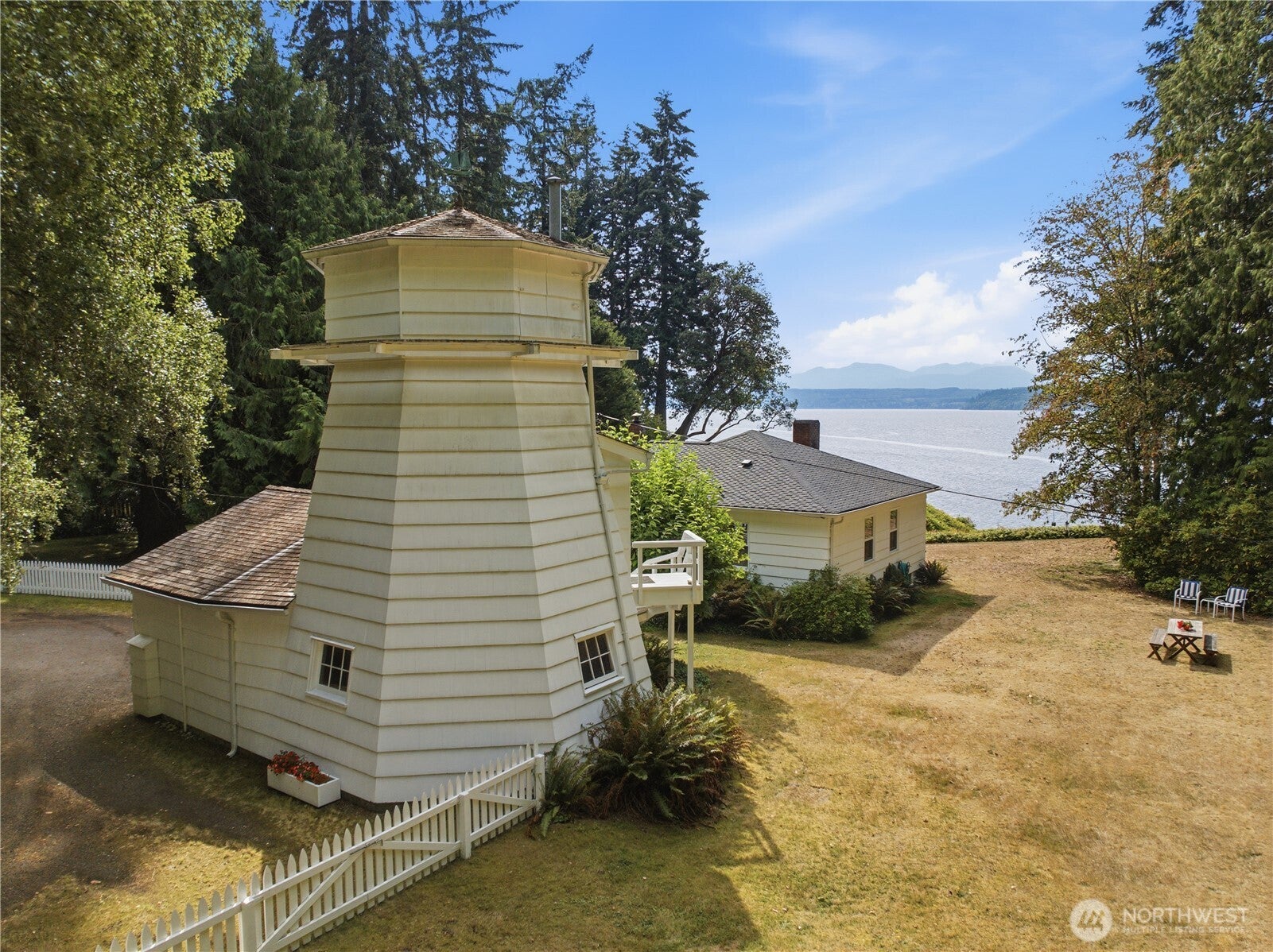 328 NE Oyster Point Drive