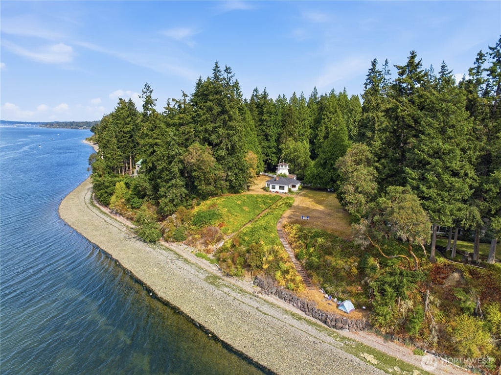 Photo of 328 NE Oyster Point Drive, Poulsbo, WA 98370 (MLS # 2576974)