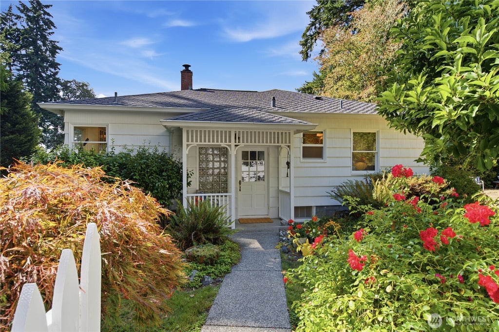 Photo of 328 NE Oyster Point Drive, Poulsbo, WA 98370 (MLS # 2576974)