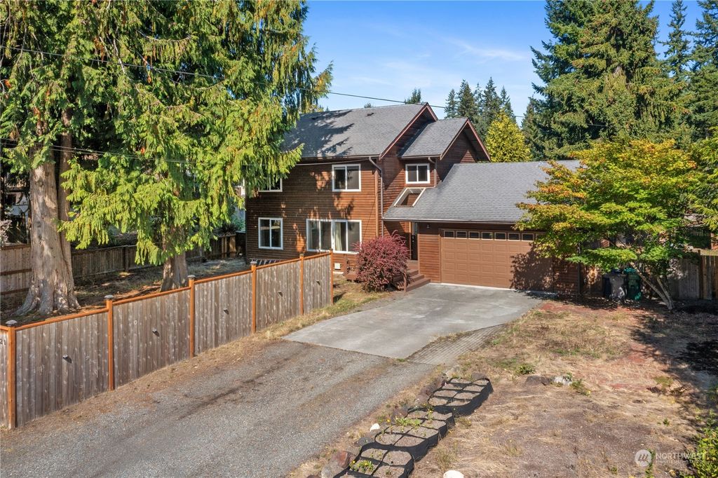 Photo of 2921 124th Street SE, Everett, WA 98208 (MLS # 2164477)