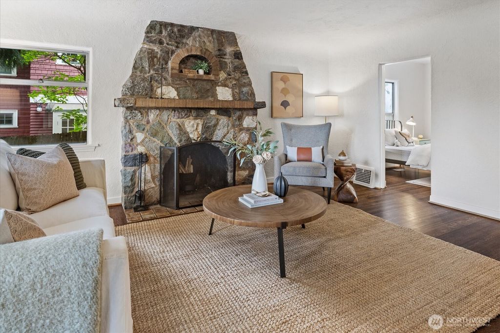 Photo of 15 Fulton Street, Seattle, WA 98109 (MLS # 2541826)
