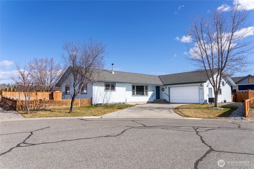 Photo of 605 Pinyon Place, Omak, WA 98841 (MLS # 2490483)