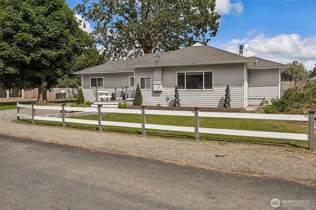 Photo of 404 Nixon Street S, Roy, WA 98580 (MLS # 2540684)