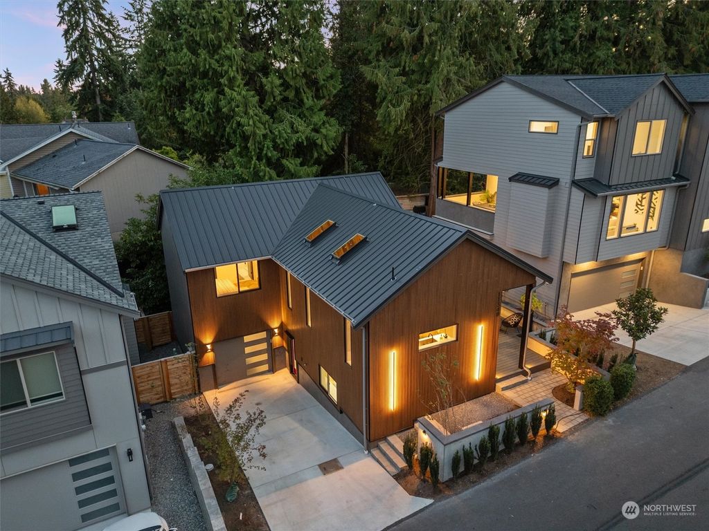 Photo of 11348 23rd Avenue NE, Seattle, WA 98125 (MLS # 2297217)