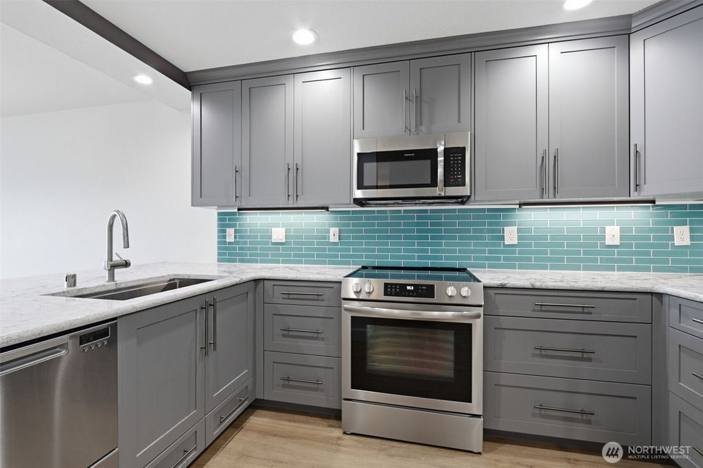 Photo of 520 SE Columbia River Drive #311, Vancouver, WA 98661 (MLS # 2510858)