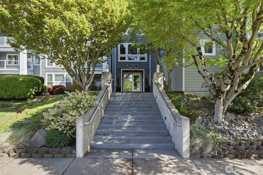 Photo of 520 SE Columbia River Drive #311, Vancouver, WA 98661 (MLS # 2510858)