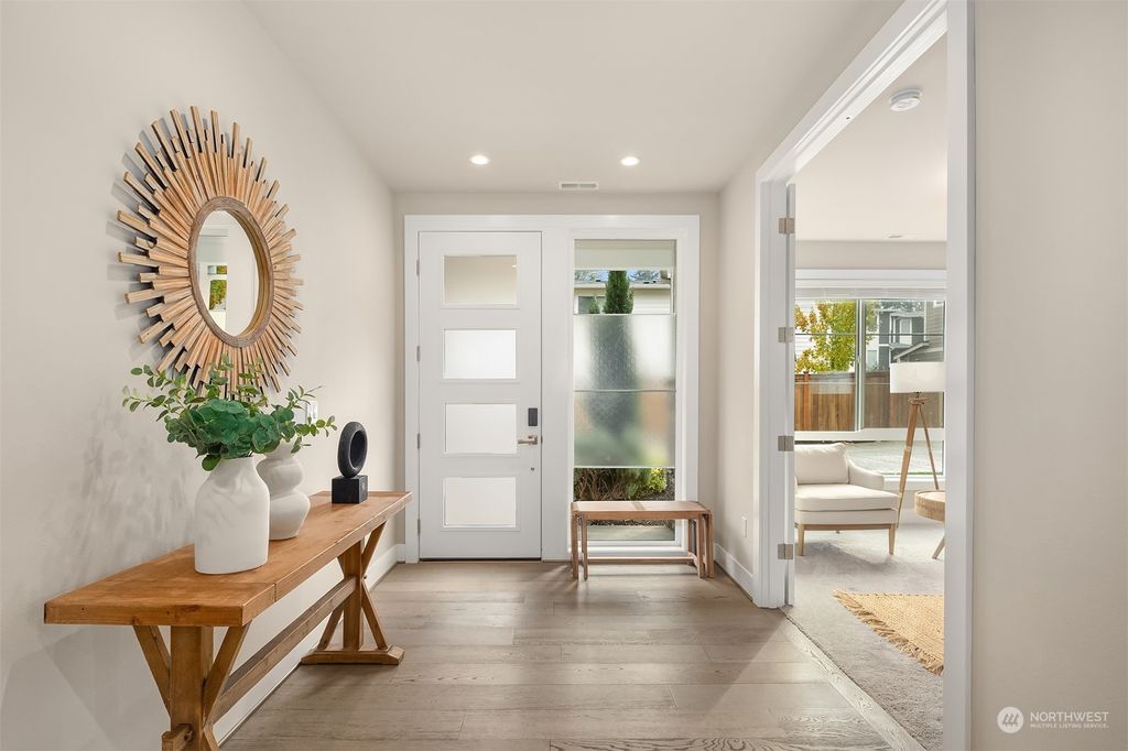 Photo of 11616 NE 61st Court, Kirkland, WA 98033 (MLS # 2303902)