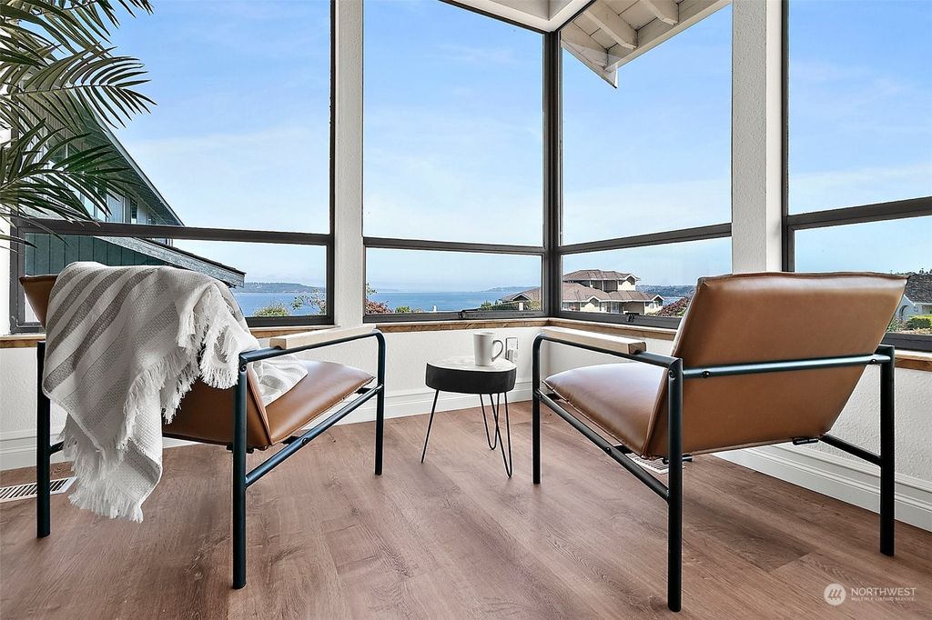 Photo of 425 S 289th Street, Federal Way, WA 98003 (MLS # 2272746)