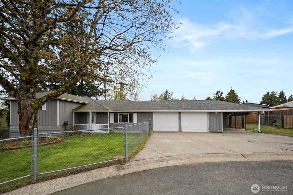 Photo of 11815 SE 206th Street, Kent, WA 98031 (MLS # 2502742)