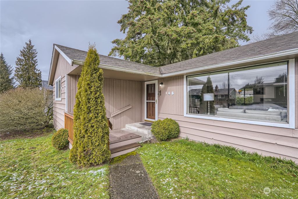 Photo of 148 NE 156th Street, Shoreline, WA 98155 (MLS # 2040329)